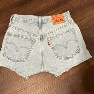 High waist Levi cut off shorts